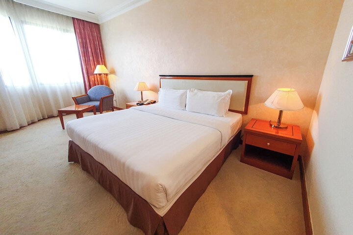 Room 11 of 65