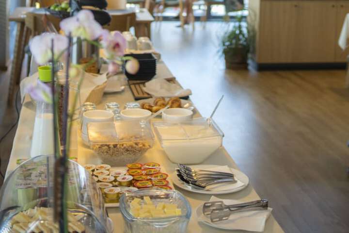 Breakfast/Coffee Service 23 of 34