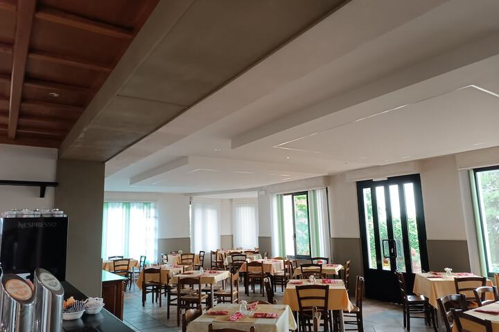 Dining 5 of 6