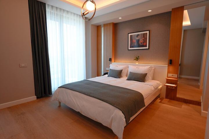 Room 44 of 91