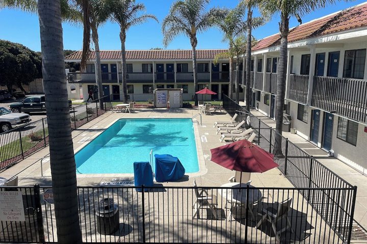 Pool 31 of 35