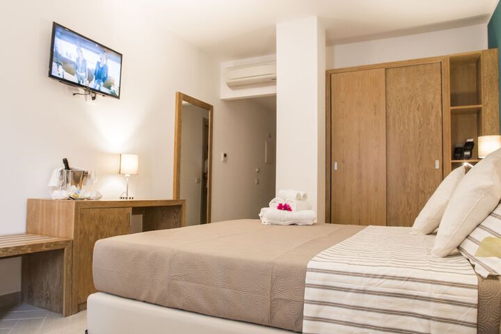 Room 12 of 36