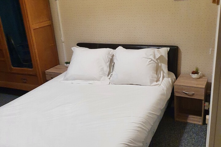 Room 6 of 52