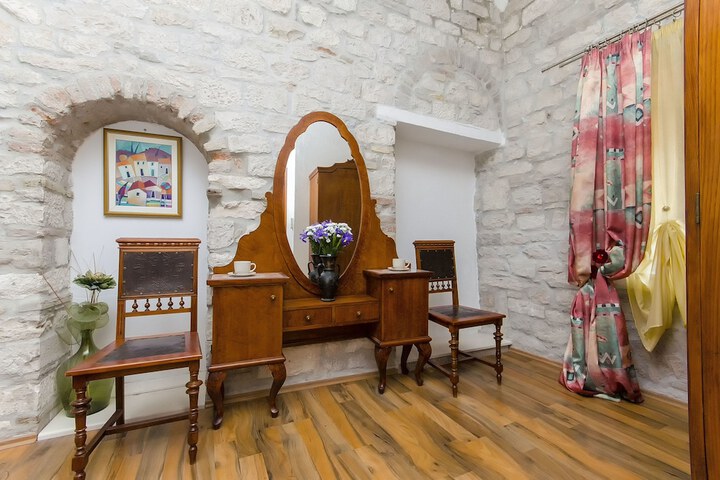 Room 15 of 109