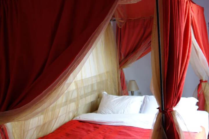 Room 28 of 189