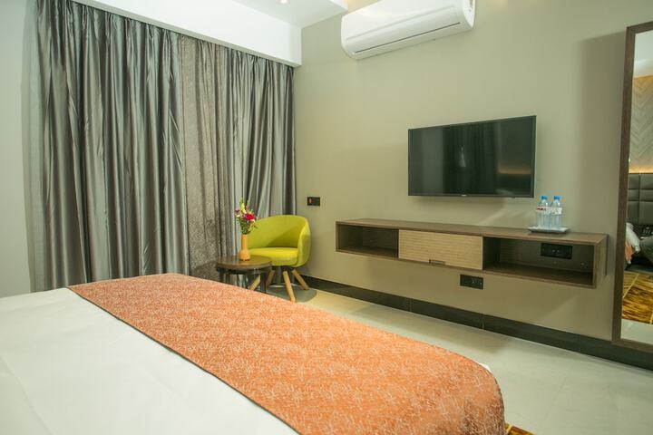 Room 6 of 45