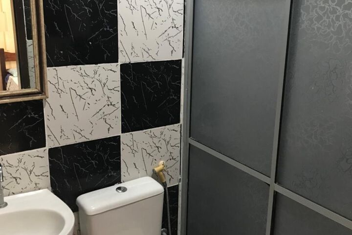 Room 6 of 93