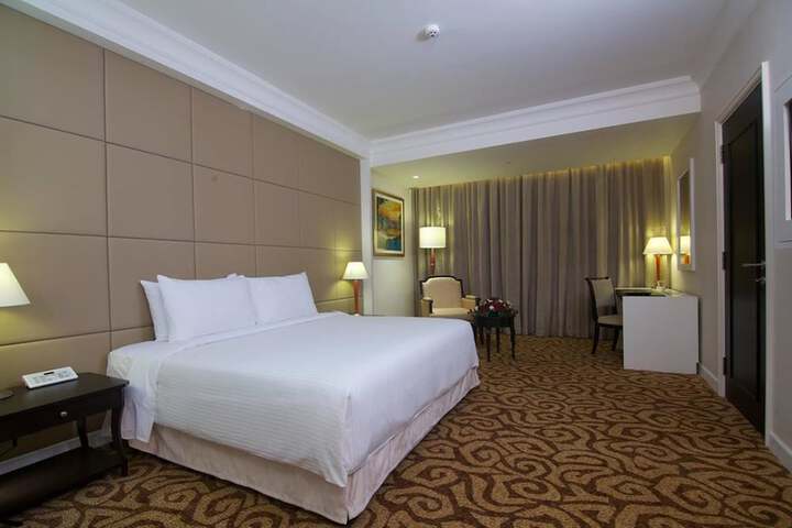 Room 21 of 38