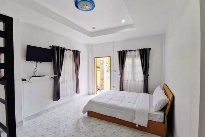 Room 5 of 19