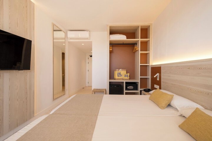 Room 36 of 94