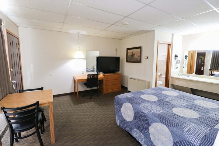 Room 8 of 51