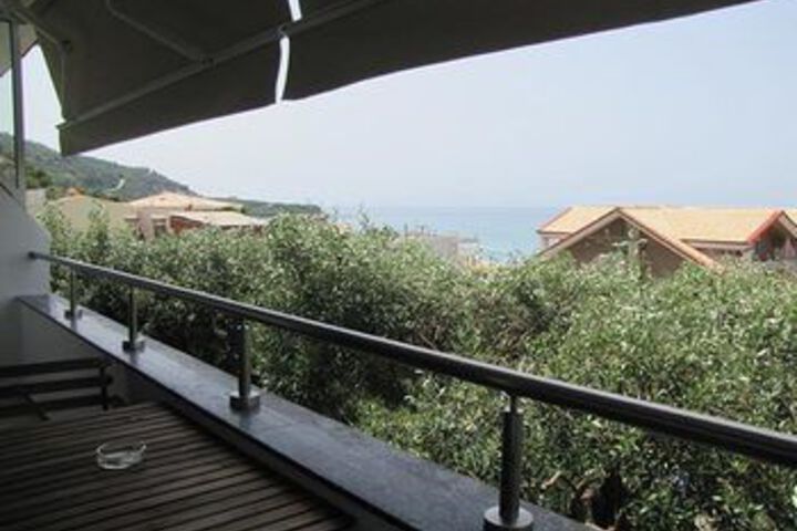 Narkissos Rooms