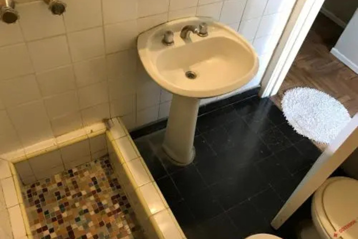 Room 8 of 14