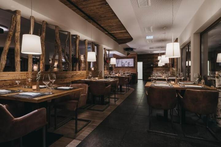 Dining 65 of 111