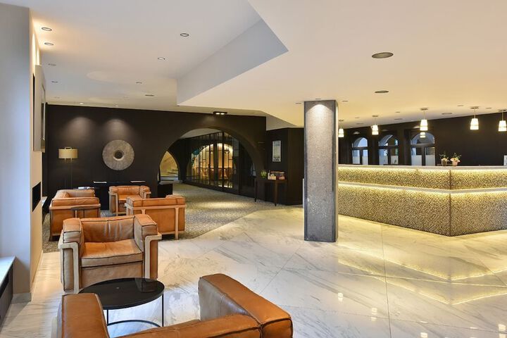 Guest Lobby