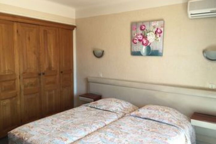 Room 11 of 39