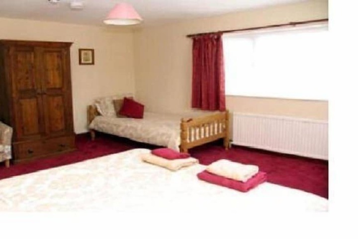 Room 9 of 12
