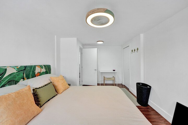 Room 16 of 36