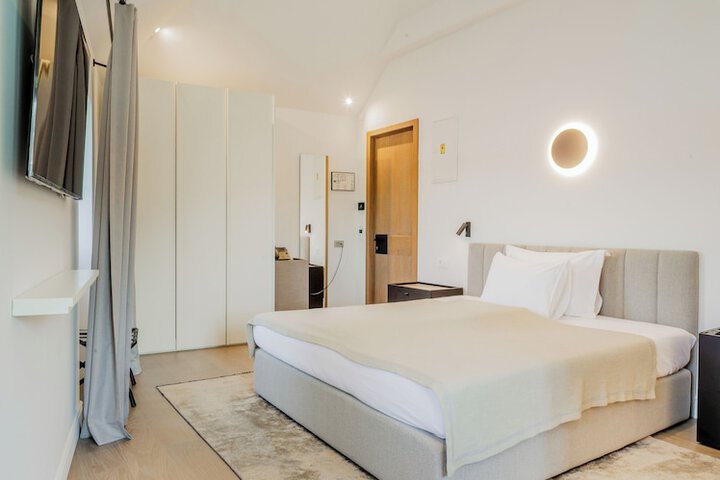 Room 25 of 81