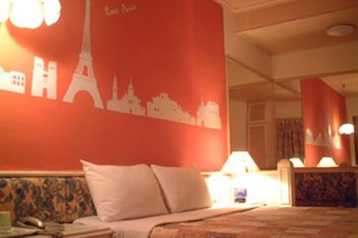 Room 12 of 12