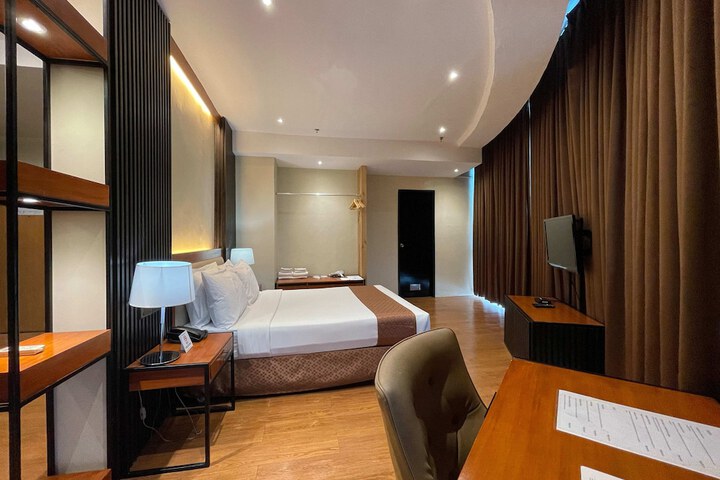 Room 21 of 90