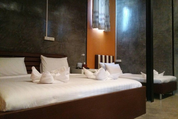 Room 51 of 90