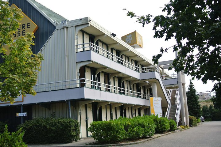 Hotel Entry