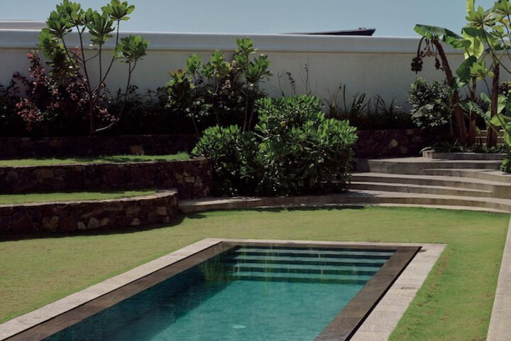 Pool 18 of 60