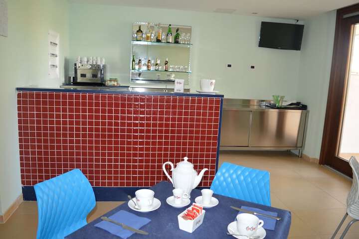 Breakfast/Coffee Service 51 of 65