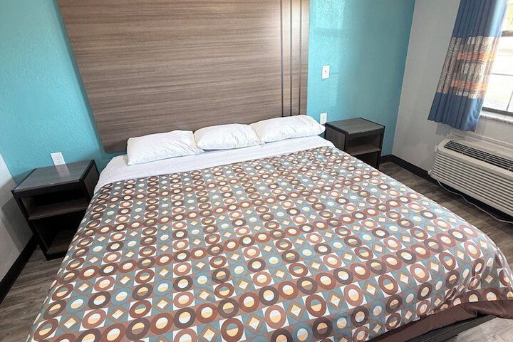 Room 14 of 22
