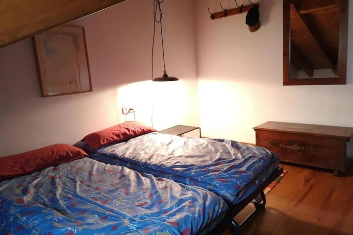 Room 4 of 4