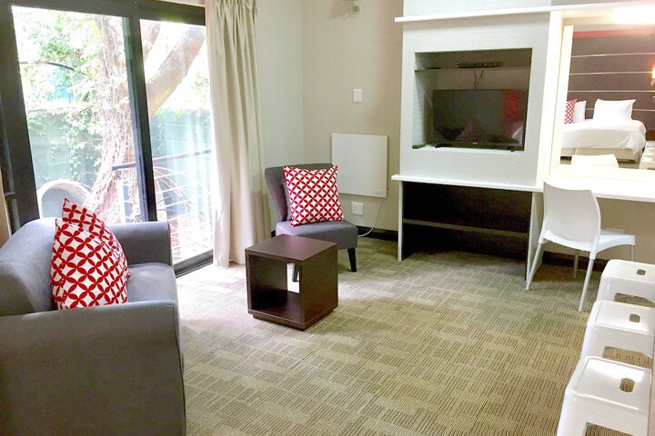 Room 17 of 40