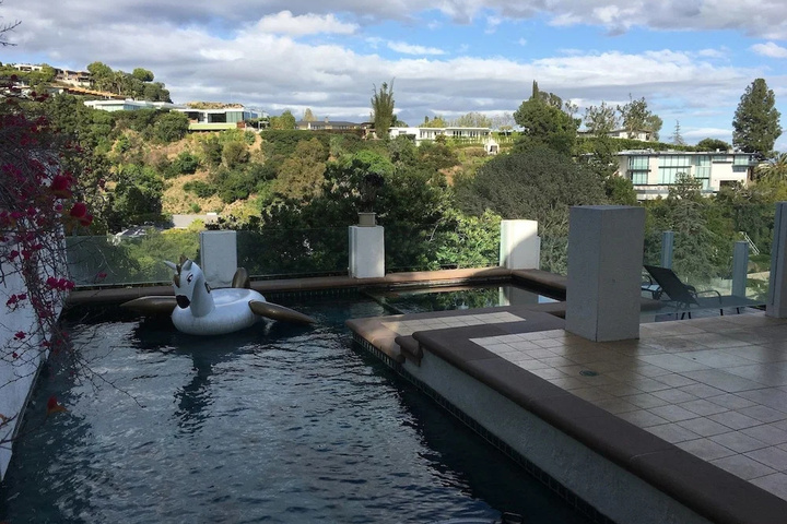 Pool 12 of 22