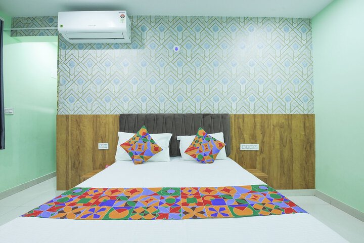Room 9 of 40