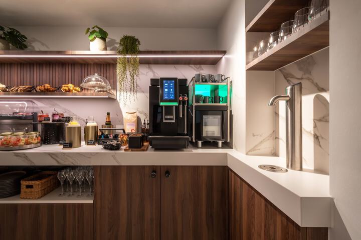 Dining 53 of 62