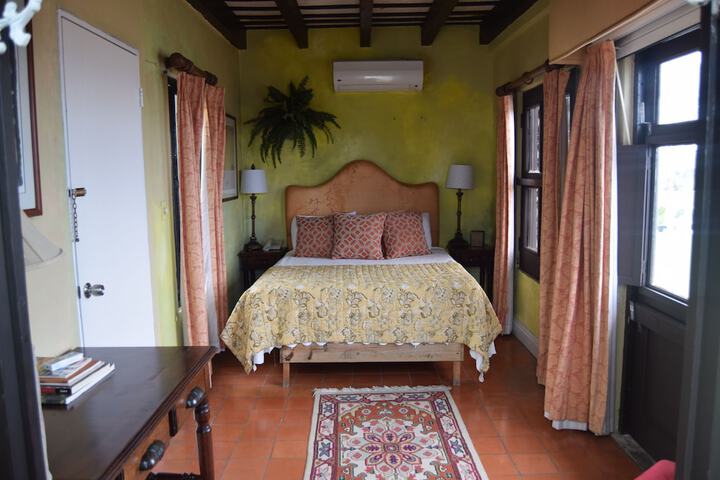 Room 20 of 132