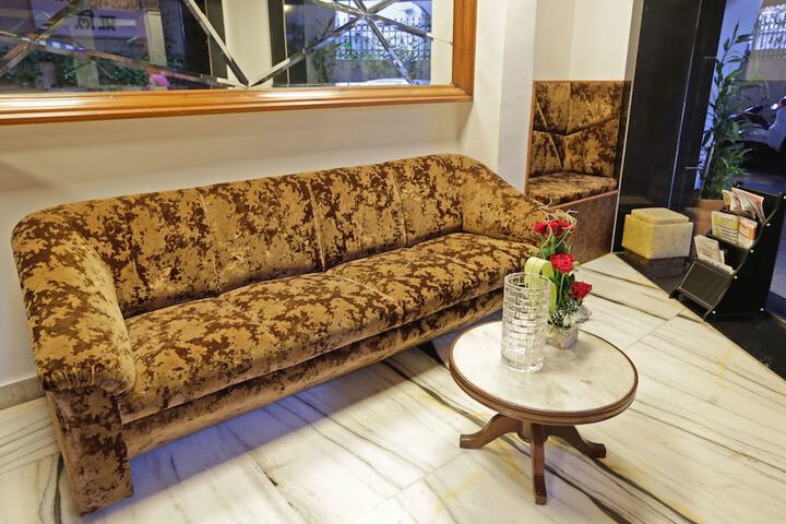Entrance & Lobby