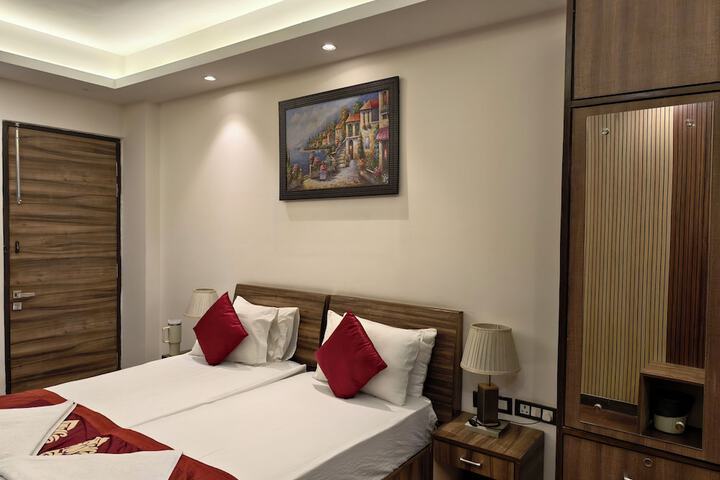 Room 50 of 90