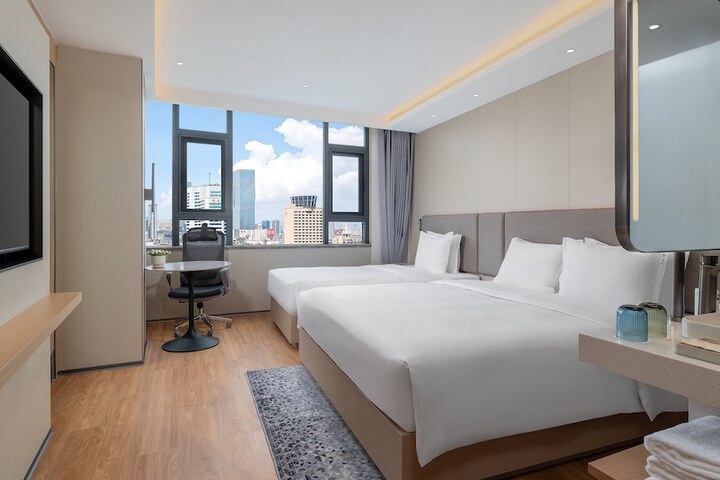 Room 17 of 57