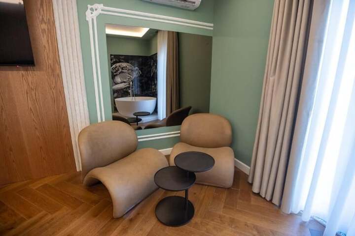 Room 5 of 58