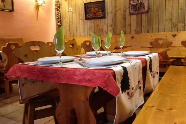 Dining 49 of 81