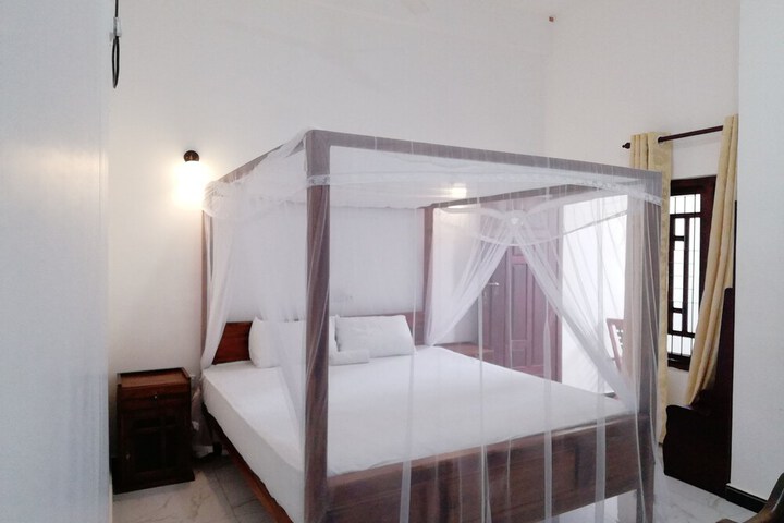Room 3 of 16