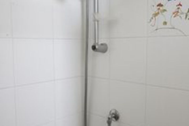 Room 6 of 37