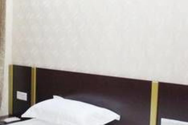 Room 8 of 44