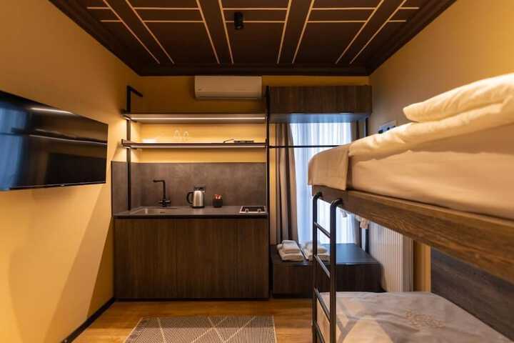Room 6 of 79