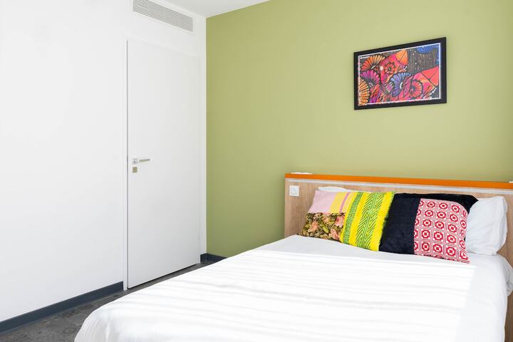 Room 10 of 41