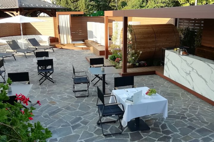 Terrace/Patio 54 of 98
