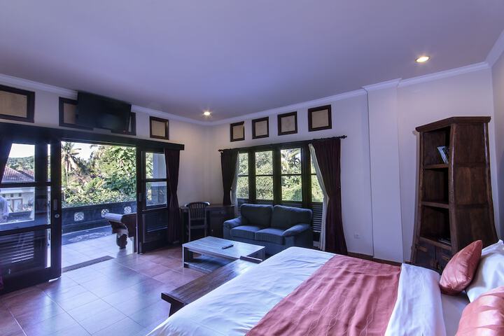 Room 12 of 27