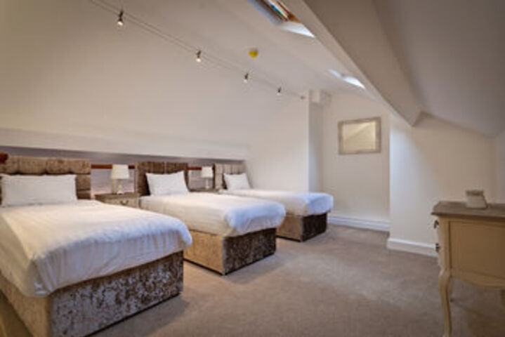 Room 7 of 14