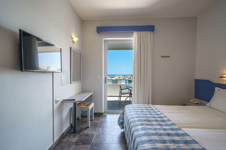 Room 14 of 65
